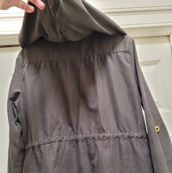 Cute Gray Jacket perfect for layering - Picture 4 of 6